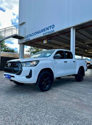 TOYOTA HILUX 2.8 D-4D TURBO DIESEL CD POWER PACK 4X4 MANUAL